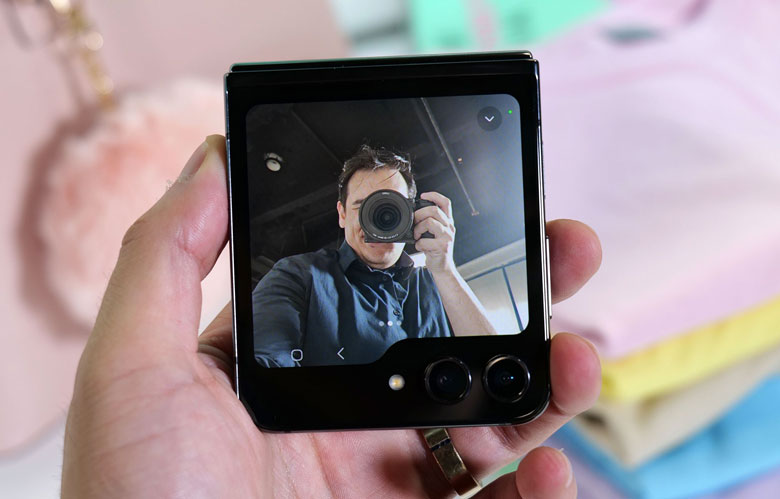 Samsung Galaxy Z Flip5 8GB/256GB Lavender - Chụp ảnh sắc nét