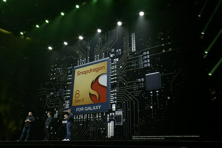 Samsung Galaxy Z Flip5 8GB/256GB Lavender - Chipset mạnh mẽ nhất từng xuất hiện trên Galaxy Gập