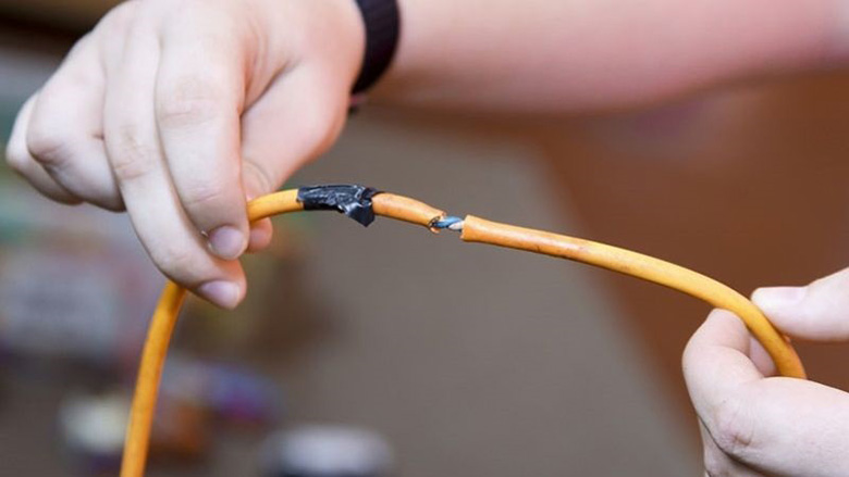 tu-lanh-bi-ro-dien-co-ton-dien-khong-4