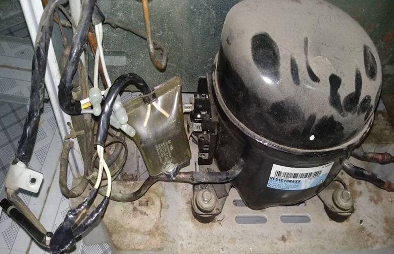 Tủ lạnh Sharp không vào điện do hỏng động cơ