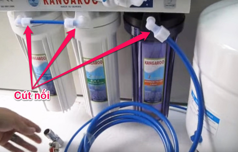 Máy lọc nước Karofi bị rò nước do lỏng cút