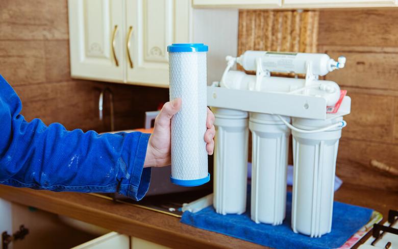 Máy lọc nước bị e khí do việc lắp lõi sai kỹ thuật