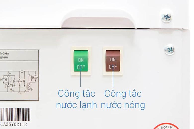 Máy lọc nước không ra nước nóng do quên k bật nút công tắc nguồn