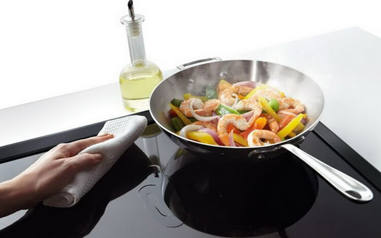 Bếp từ bị chập chờn 1