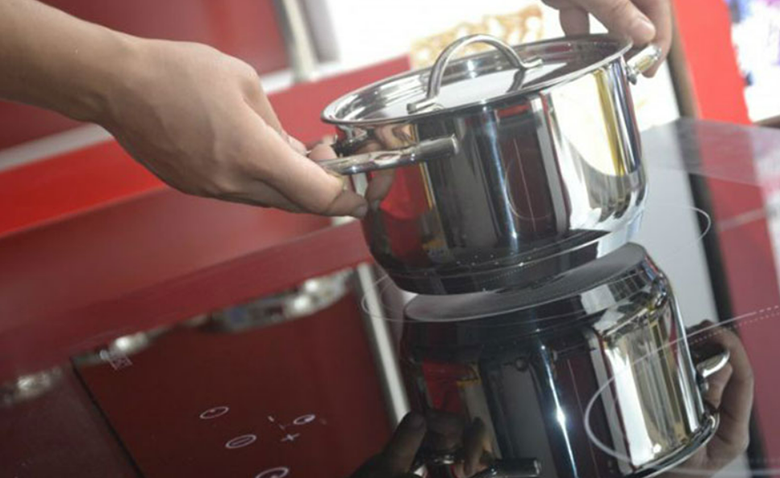 Bếp từ bị nổ 1