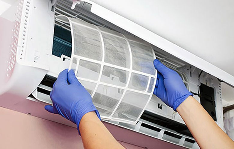 Phòng điều hòa có cần kín không: Vệ sinh định kì