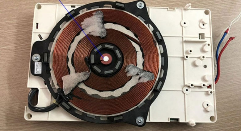 Bếp từ có nóng không: Nóng do cảm biến nhiệt