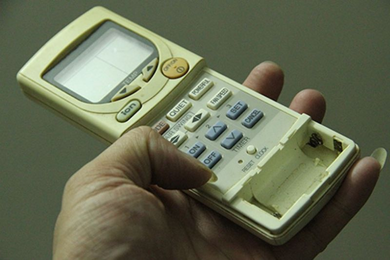 Remote máy lạnh Toshiba bị hư 5