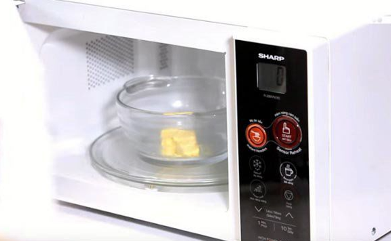 Nhiệt độ lò vi sóng thấp làm tan chảy bơ