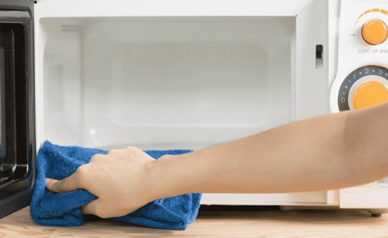 Lò vi sóng bị nổ cầu chì 4