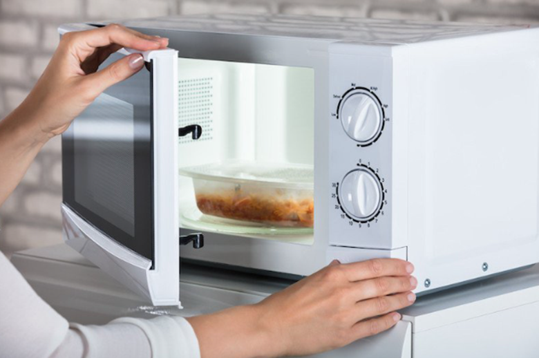 Lò vi sóng không mở được cửa 5