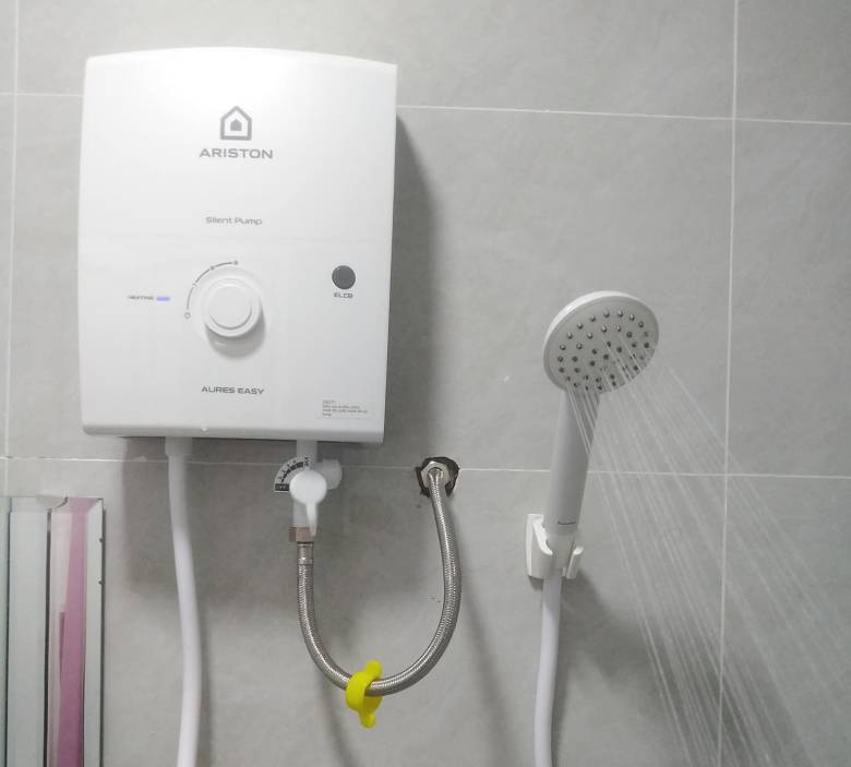  Bình nước nóng Ariston AURES EASY 4.5P - 5