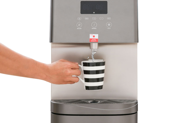 Cây nước nóng lạnh Toshiba RWF-W1830UVBV(T) với 1 vòi cho phép lấy nước tiện lợi