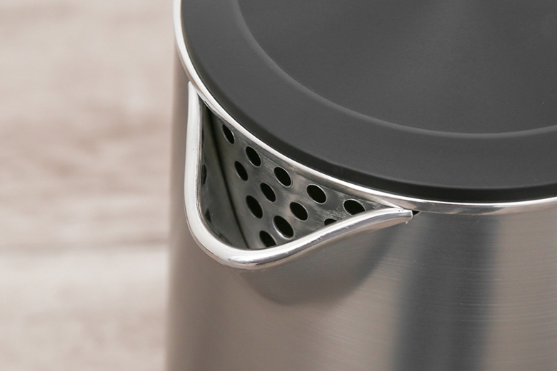 Ấm siêu tốc Toshiba KT-17DR1NV - Trang bị lưới lọc cặn tiện dụng