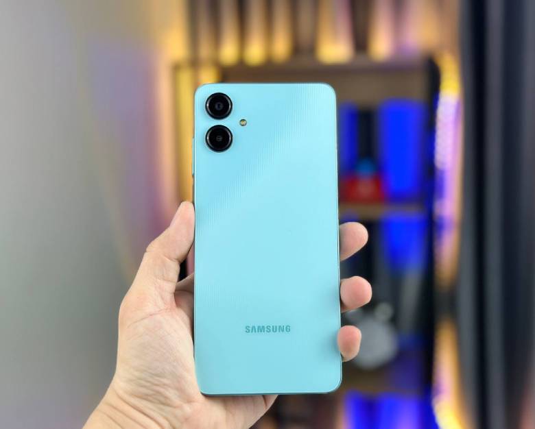 Điện thoại Samsung Galaxy A06 (4GB/128GB) Green - Thiết kế hiện đại, kiểu dáng thanh lịch