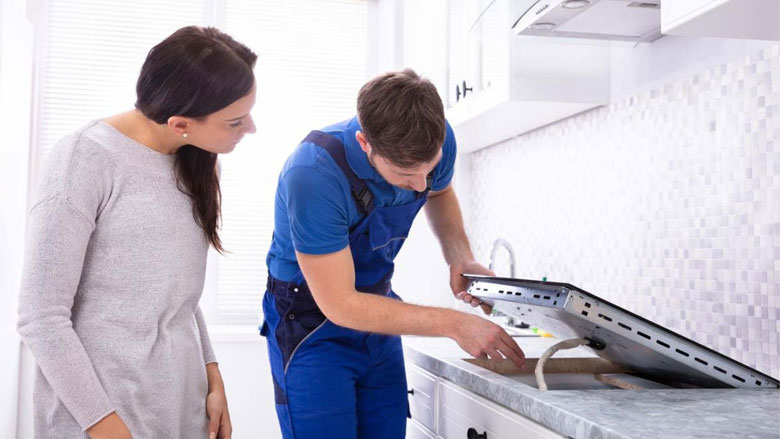 Lỗi E1 bếp từ do đặt bếp ở không gian chật hẹp