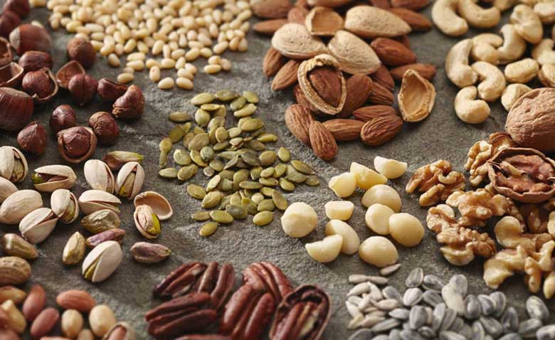 Mẹo dùng lò vi sóng khi bóc cac loại hạt được dễ hơn