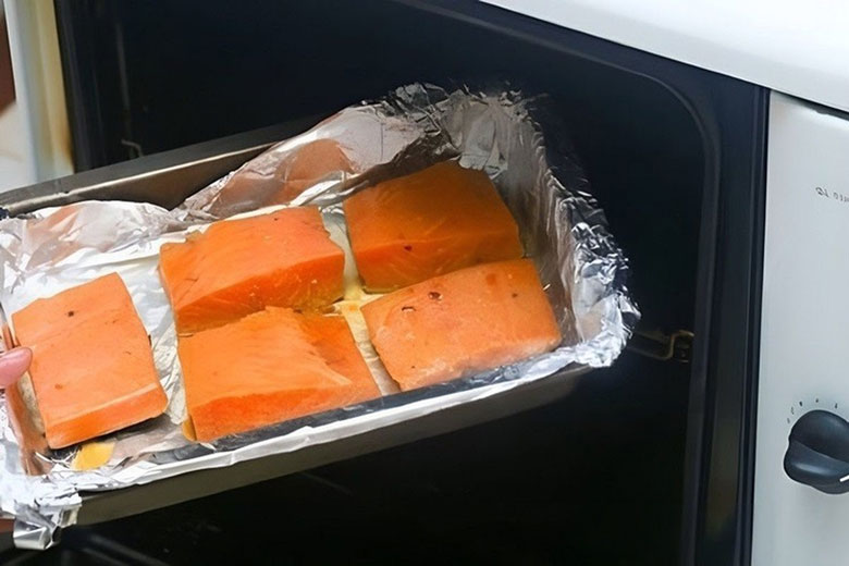 Giấy bạc có dùng được trong lò vi sóng