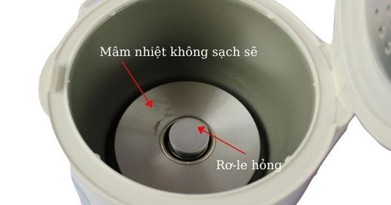 Nồi cơm điện nấu cơm không chín do rơ le hỏng