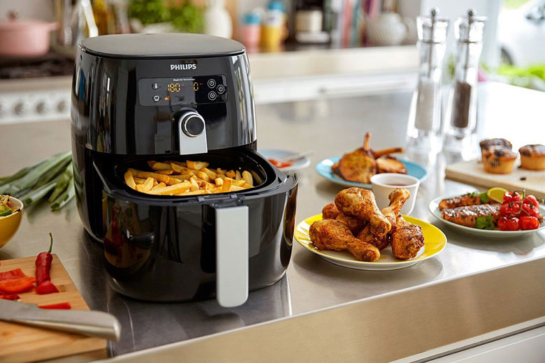 Nên mua nồi chiên không dầu hay lò vi sóng - Nhắc đến nồi chiên