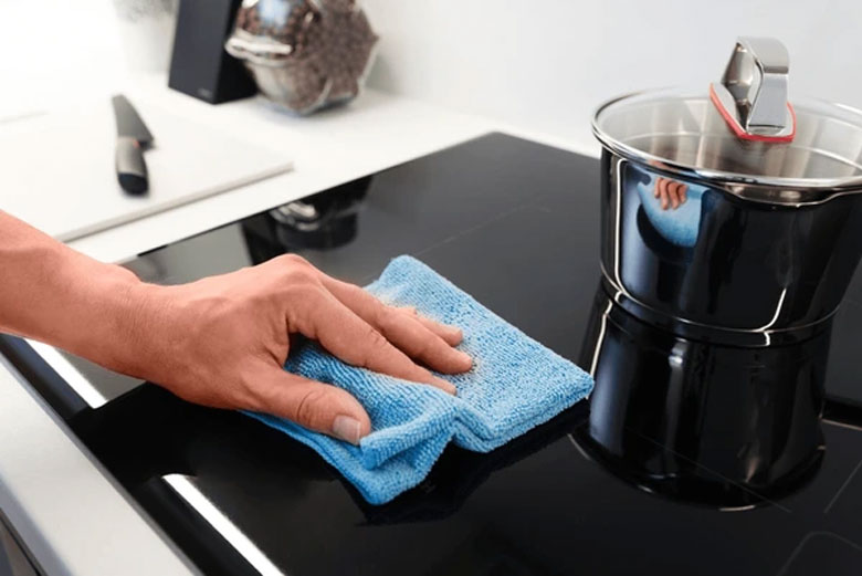 Cách vệ sinh bếp từ