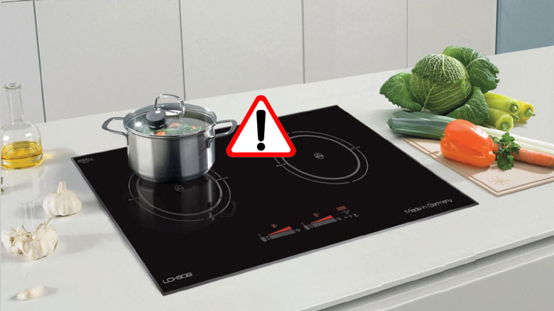 Lỗi E0 bếp từ Sunhouse do đặt nồi lệch vùng nấu