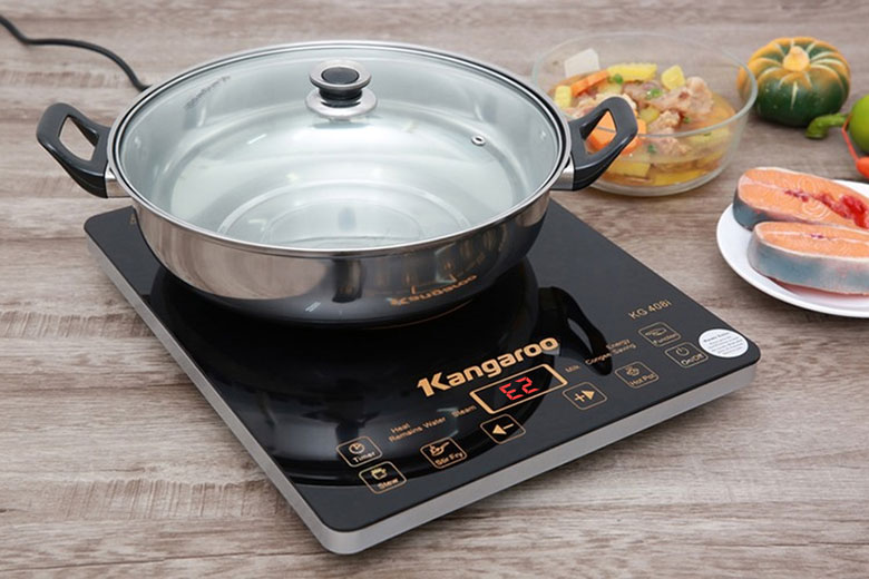 Không có đồ ăn trong nồi gây lỗi E2 bếp từ Kangaroo