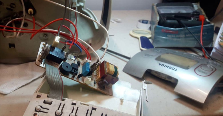 Nồi cơm Toshiba không vào điện do mạch điều khiển hỏng