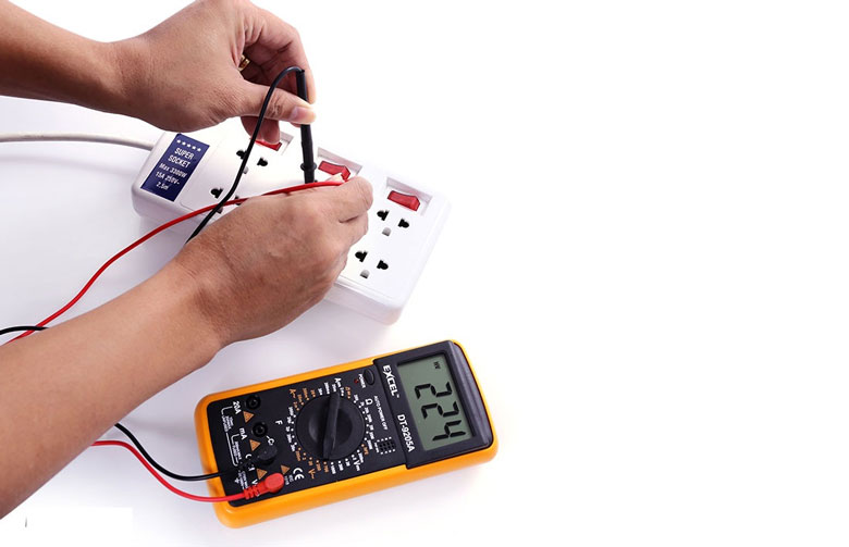 Khắc phục bếp từ chạy nhưng không nóng - Kiểm tra nguồn điện