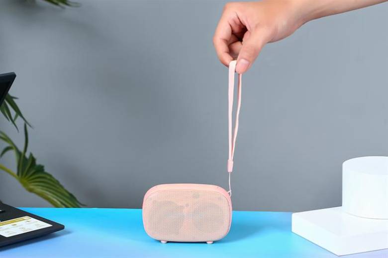 Thiết kế nhỏ gọn - Loa kháng nước IPX4 SOUNARC P1 Portable Speaker - Pink