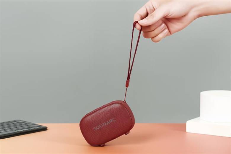 Thiết kế nhỏ gọn - Loa kháng nước IPX4 SOUNARC P1 Portable Speaker - Dark Red