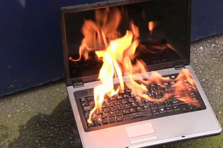 Laptop Dell bị sập nguồn bật không lên bị nóng quá