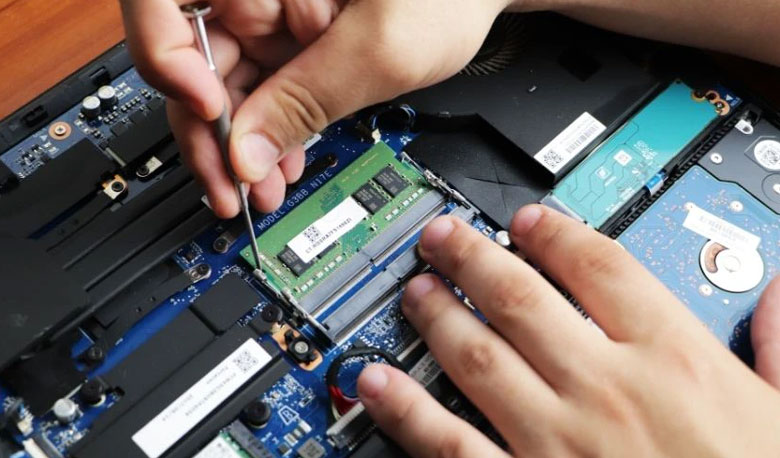 Không khởi động được laptop, do phần cứng