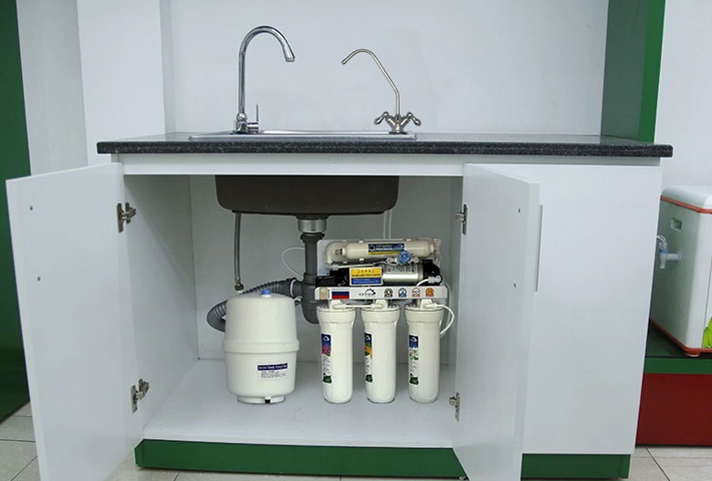 Máy lọc nước không dùng điện nhắc đến giá