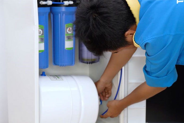 Máy lọc nước ra nhiều nước thải ít nước tinh khiết do máy bơm yếu