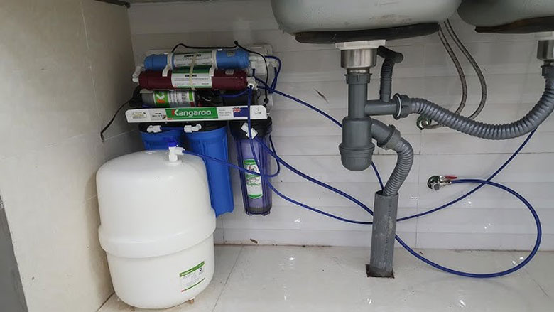 Máy lọc nước vẫn chạy nhưng không có nước do mạch điện