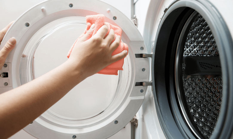 Vệ sinh lồng sấy và cửa máy sau khi sử dụng - Hướng dẫn sử dụng máy sấy LG
