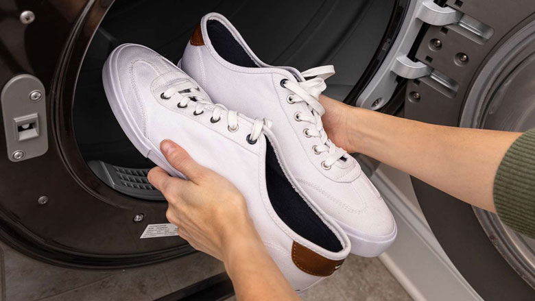 Hướng dẫn cách sấy giày bằng máy sấy LG - Sau khi giặt xong