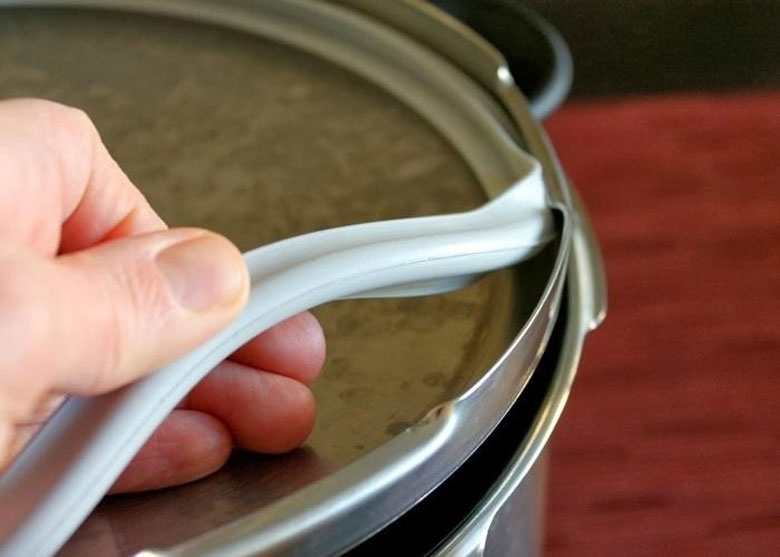Kiểm tra gioăng cao su của nồi - Hướng dẫn sử dụng nồi áp suất điện