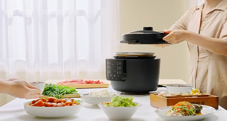 Đảm bảo lượng thực phẩm không vượt quá vạch quy định tránh trào - Hướng dẫn sử dụng nồi áp suất điện Panasonic