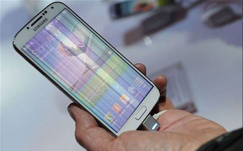 Cách sửa điện thoại Samsung bị sọc màn hình dễ