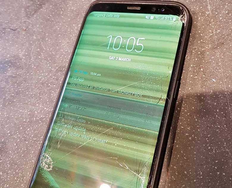 Lỗi màn hình điện thoại bị nứt vỡ