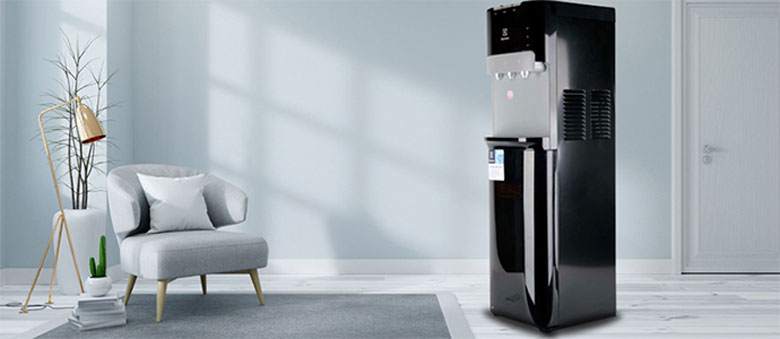 Vệ sinh cây nước nóng lạnh lý do tại sao?