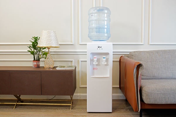 Cây nước nóng lạnh nào tốt? Thương hiệu Fujie