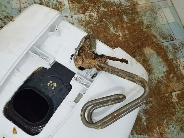 Bình nóng lạnh nhanh nguội, do thanh nhiệt bị hỏng