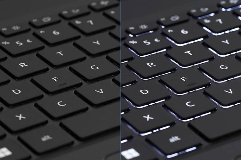 Laptop Acer Gaming Nitro V ANV15 51 58AN - bàn phím có đèn sáng