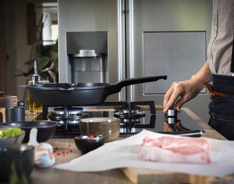 Chảo đúc cao cấp Tefal Robusto E2490344 22cm 