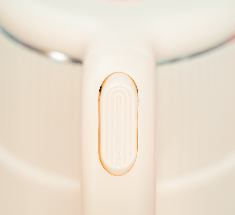 Ấm siêu tốc 1.8 lít Benny BJ-19 công tắc