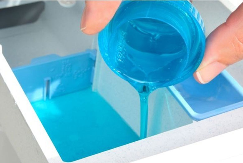 Cách giữ quần áo thơm lâu, do nước giặt xả