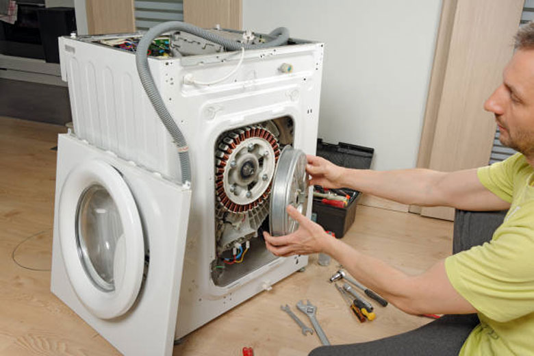 Máy giặt vắt mãi không dừng do lỗi mô-tơ hoặc dây curoa